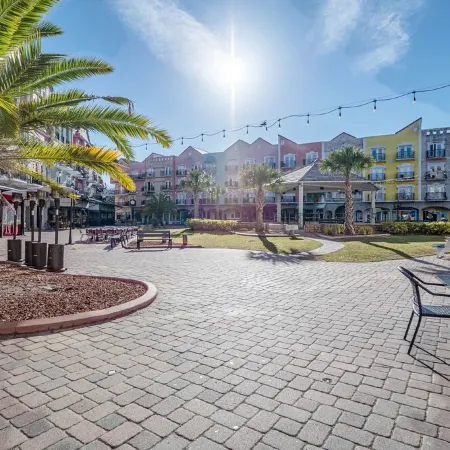 Charming King Suite Condo with Balcony – European Vibes for Your Beach Escape!