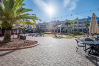 Experience European Charm: King Suite Condo with Balcony for Your Beach Getaway!