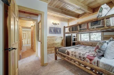 AMAZING MTN VIEWS!Hot Tub!Pets!Game Room!Sauna!Fitness Equipment!Near Trails! Hotels near Blue Lakes Trailhead