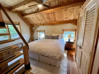 Post and Beam Carriage House in the heart of Mad River Valley Hotels in Fayston