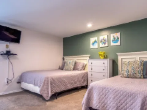 Nordic Chatlet - Pools - Hot Tubs - N Conway - 3 Ski Mtns! Hotels in Glen