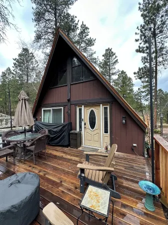 Fun 3-bedroom cabin Close to Keystone, Hill City, Rushmore, Pactola & ATV Trails