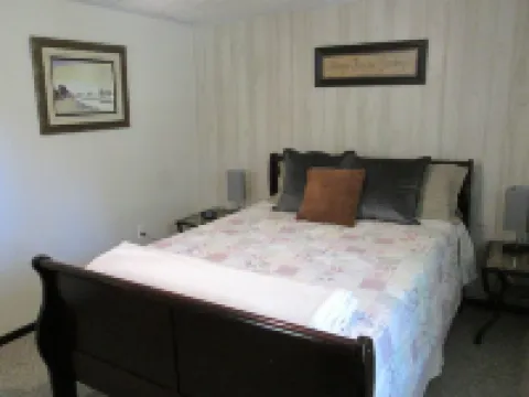 Country Farmhouse, Visit Family, Bristol Casino, Hiking/Biking, Relocating Here
