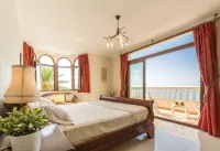 Villa Casa Tomise with private swimming pool and fantastic views