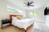 Mountain Base Home Near Seattle & Bellevue | Gym & Game Room 지미 헨드릭스 메모리얼 주변 호텔