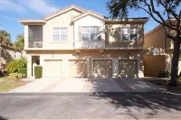4. Magical Townhouse Moments from Disney! Hôtels à proximité de : Walmart Supercenter