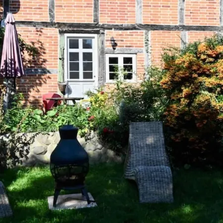 Mecklenbü mit Teich, Kamin, Sauna und Hotpott