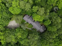 Vermont get-away end unit townhouse nestled in the trees