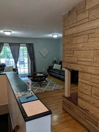 CHARMING NEIGHBORHOOD IN PURDUE'S BACKYARD Отели в г. Уэст-Лафайетт