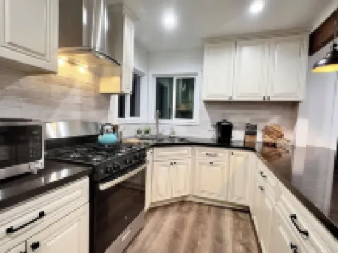 LA Living SoFI-LAX-Beach _House w Gated Prkng