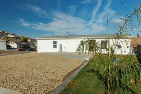 BRAND NEW 🌟Spacious🌟  Parker Strip Oasis TONS OF BOAT PARKING