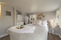 Great Location! 2 Houses for large groups!!