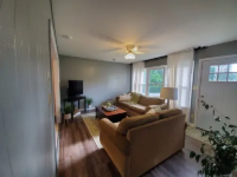Cozy 3 Bedroom Ranch No steps