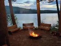 Pine River Pond waterfront Hotels in Wakefield
