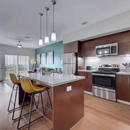 Plush 1Br Cal King Suite Close to Everything