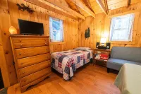 Lakeside Cabin on Beach Pond with Sauna and Beach Access Hotels in Voluntown