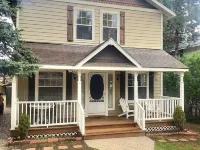 Farmhouse Victorian Perfect Cloudcroft Location! Hotels in Cloudcroft