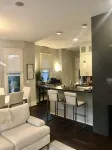 IN TOWN Luxury Resort -hot tub, heated pool & a two season entertainment room