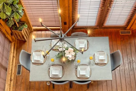 Cabin w/Hot tub+Outdoor Kitchen+Firepit near ATV & SXS Trails~8mns to Helen, GA!