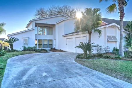 Windward- New Orleans Area Waterfront Home with Pool and Large Boat Dock