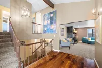 Unique Cottonwood Heights home close to the slopes with hottub!