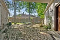 Gorgeous newer 3/2 home w/ Louisiana style & charm Hotels near South side motors