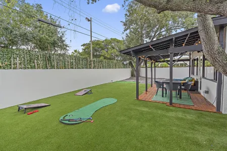 Luxury 4/3 home by Downtown, the bay and the Keys Отели в г. Саразота