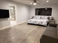 Luxury 4BR4Ba Basketball Court, Hot Tub Spa, Foosball, Pool Table, Tesla Charger