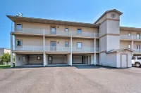 Lakeview Condo w/ Balcony+Pool Access, Sunrise View! - 4-Star