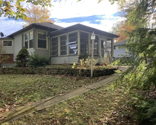 Conneaut Creek Cottage Hotels in Conneaut