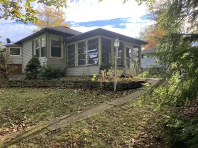 Conneaut Creek Cottage Conneaut Wildlife Area附近的飯店
