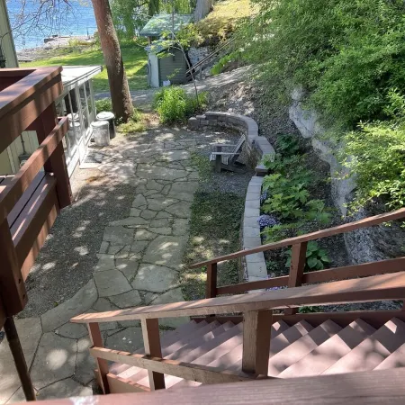 Rustic-chic cottage with fantastic lake access, 15 minutes to Ithaca