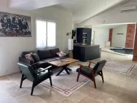 Maison Avec Piscine en Centre Ville Hotels in Vendome