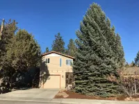 Blue Spruce Guesthouse - Walkable to river trail and downtown Bend