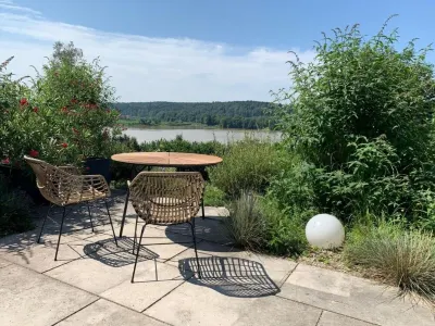 Stille x Weite - Hochwertige Wohnung mit See-panorama