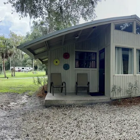 St. Johns River Cabin (Pet Friendly)