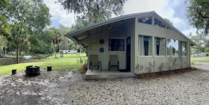 St. Johns River Cabin (Pet Friendly)