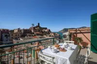 Casa Colomba in Vernazza Cinque Terre private apartment terrace with sea view