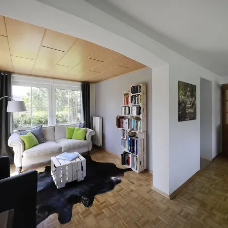 Falkenweg vacation home: Idyllic cottage with large garden