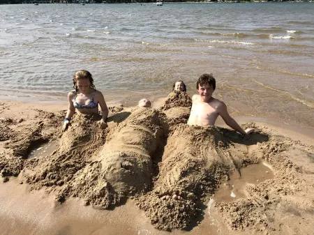 Moody’s Fish Camp Short Term Rental Отели рядом с достопримечательностью «Lake Lyndon B. Johnson»