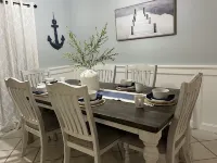 Tropical Backyard Heated Pool House Close to Beach