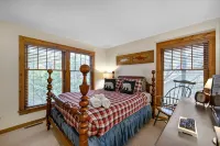 Camelback Poconos Luxury -  4 Bedroom house, game room, on the mountain