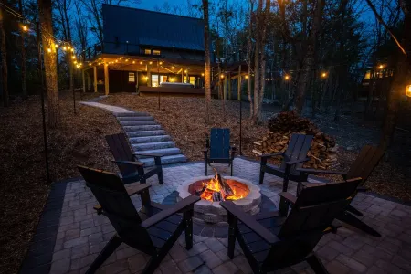 1 mile to Bryce Resort l 4 BR l Hot Tub l Fire Pit l Game Room