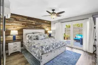 SoCal’s Tropical Paradise with Hot Tub Hotels near Cafe Ipe