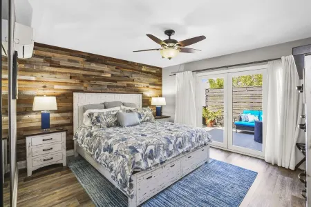 SoCal’s Tropical Paradise with Hot Tub