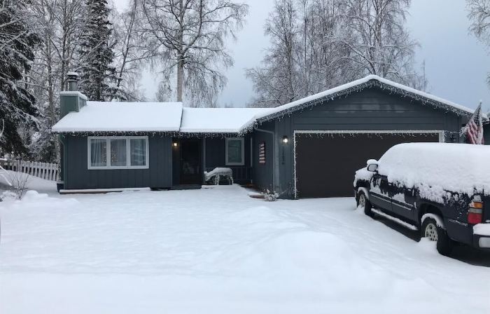 Artist Retreat, ranch home just minutes from downtown Anchorage.