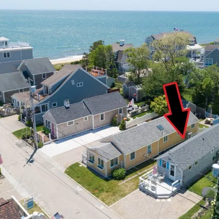 Popponesset-Beach Cottage, 2 Bedrooms, 1.5 Baths, Sleeps 4, Outdoor Shower