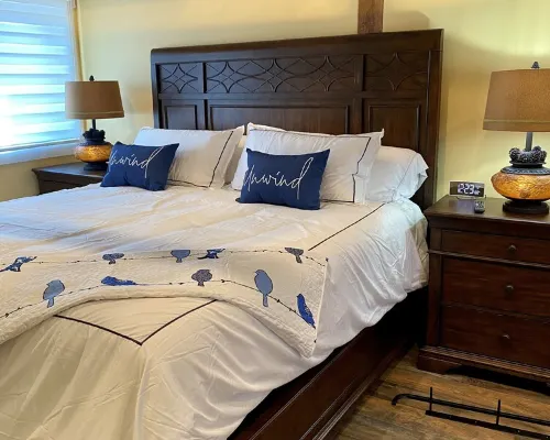 Ellie's Loft brand new downtown Nashville, IN! Hotels in Nashville