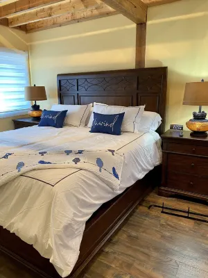 Ellie's Loft brand new downtown Nashville, IN!