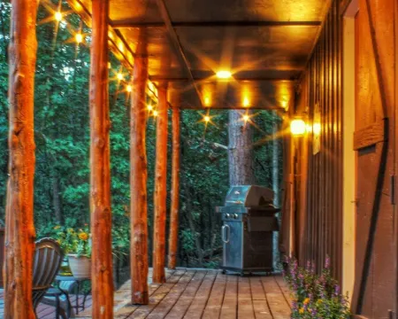 3Br Cabin, Hot Tub, Mountain View, Firepit, Playset, Pets OK, Sleeps 8 Hotels in Latimer County